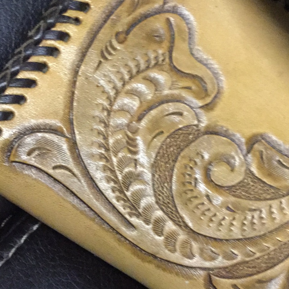 Tooled leather wallet cowgirl rodeo queen farmer’s market boho chic Coachella - Picture 2 of 7